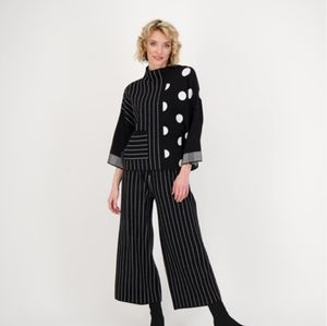 Gabby Isabella M 2 peice set brown and black knit